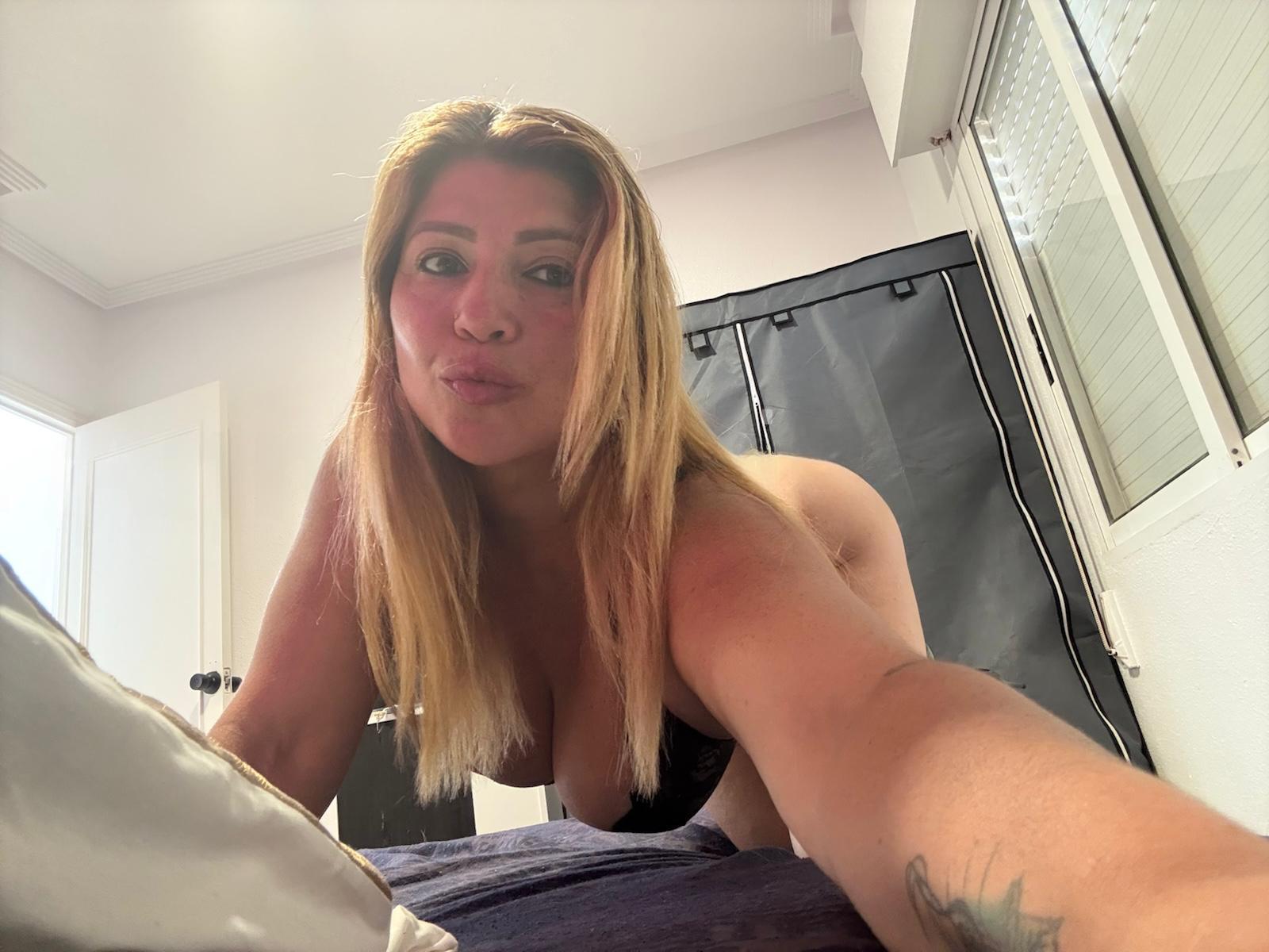 SOFIA COME BACK TO HORSENS 🥰 ❤️‍🔥💋💋your Perfect Apassionate Girl 💦🔥💋