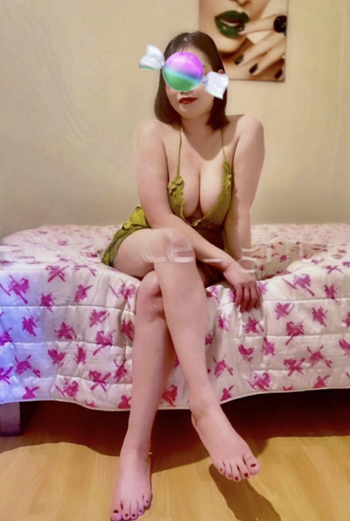 Yara 🥇🏆 Thai Girl In Nørresundby, Sexy & Pretty & Slender That’s Me !! 🫦 i Am A Queen Of Massage 💯 And Good Moving Ass🫦🍑 Guarantee Me With A Lot Of Re